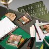 CHARLOTTES PALETTE MED SKØNHEDSFREMME ØJENTRENDS EMERALD EFFECT