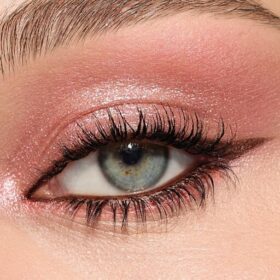 CHARLOTTES PALETTE MED SKØNHEDSFREMME ØJENTRENDS PINK LOVE