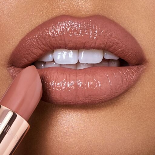 THE SUPER NUDES K.I.S.S.I.N.G – RUNWAY ROYALTY