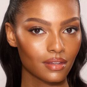 UNREAL SKIN SHEER GLOW TINT FUGTTILFØRENDE FOUNDATION-STICK 12 TAN