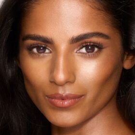 UNREAL SKIN SHEER GLOW TINT FUGTTILFØRENDE FOUNDATION-STICK 9 TAN